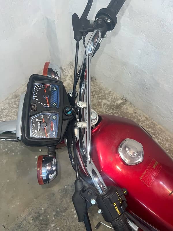 Honda cg 125 Red vip condition just look like zero meter 4