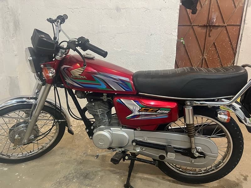 Honda cg 125 Red vip condition just look like zero meter 7