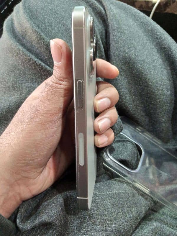 Iphone 15 pro 512gb natrual titanium 2