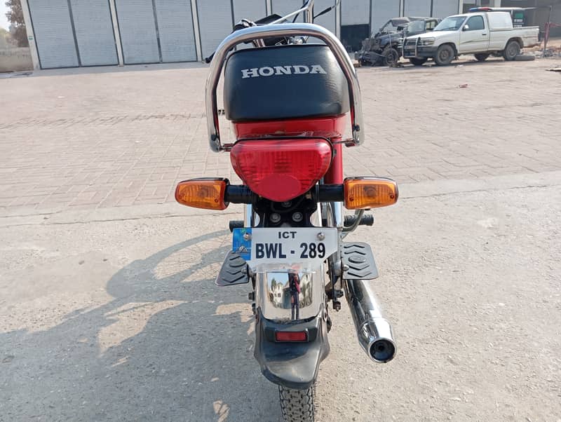 Honda CD 70 2022 8