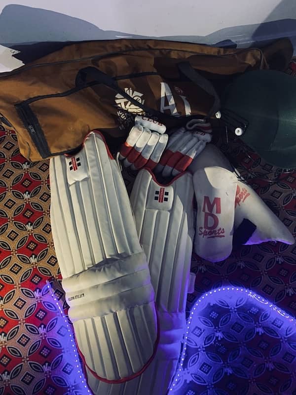 CRICKET KIT ALL OK NEW CONDITION 5000 3