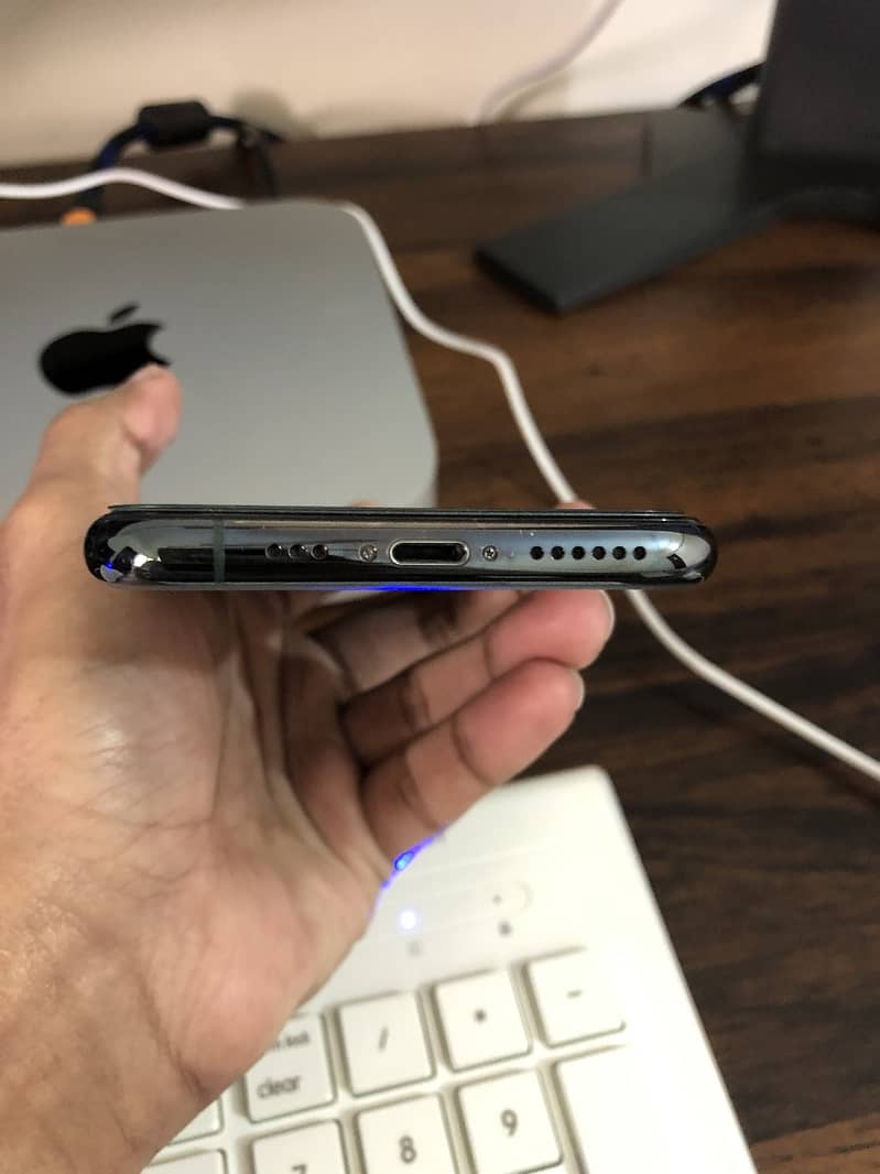 Apple iPhone 11 Pro 7