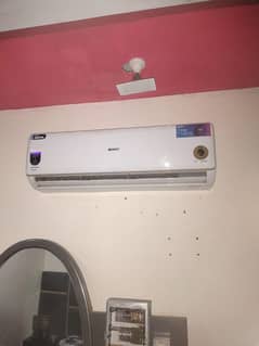 Orient 1.5 ton DC inverter heat and cool