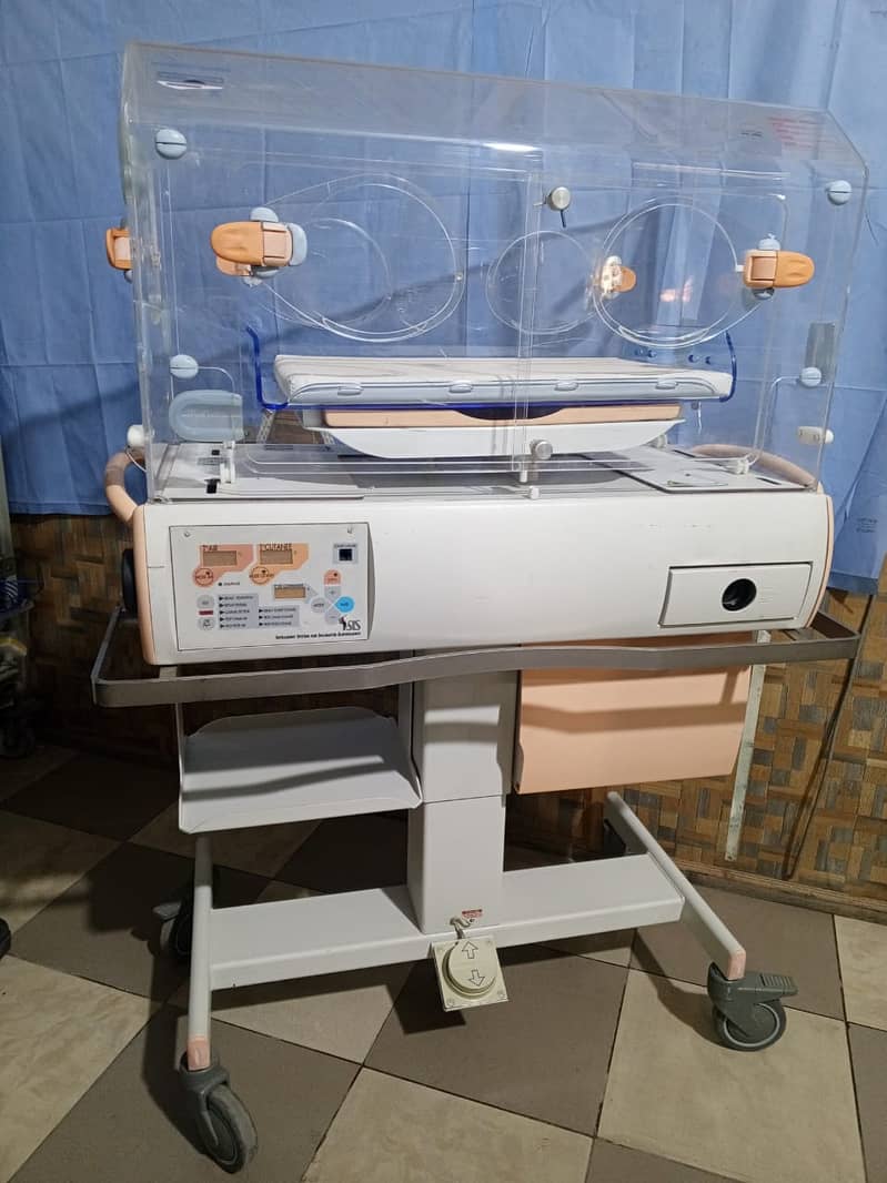 Baby warmer and Baby incubator imported from UK / France 3