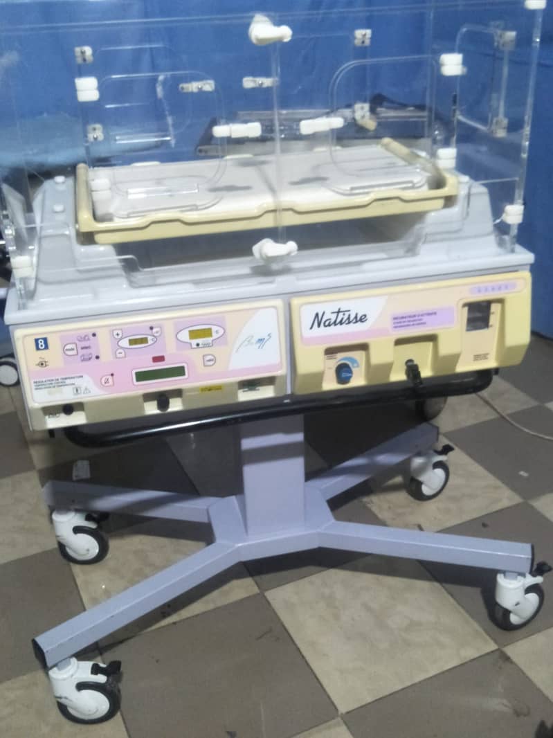 Baby warmer and Baby incubator imported from UK / France 14