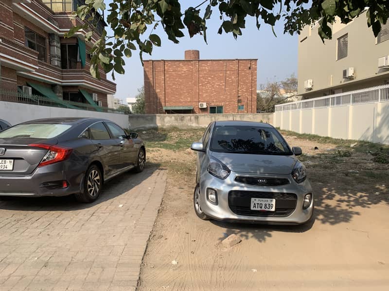 20 marla plot for sale in abdalian society  Near to shaukat Khanam hospitals  Hot location  Park wali street  Main apporced 1