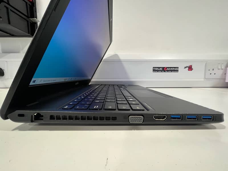 Fujitsu Lifebook A557 | Core i5 7th Gen 1