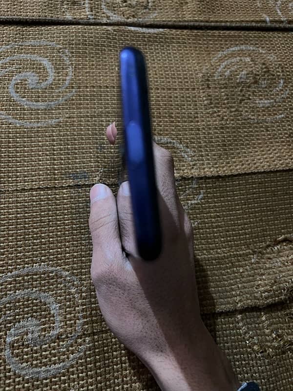 oppo f11 pro 6/128 pop up camera 1