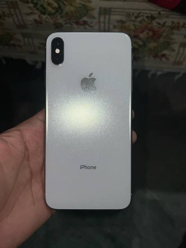 iPhone xsmax 64 gb 82 health 0