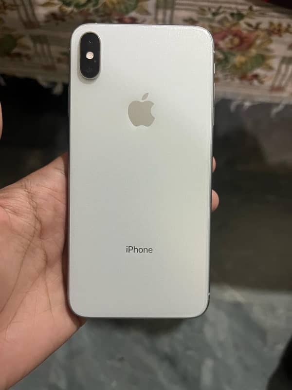 iPhone xsmax 64 gb 82 health 4