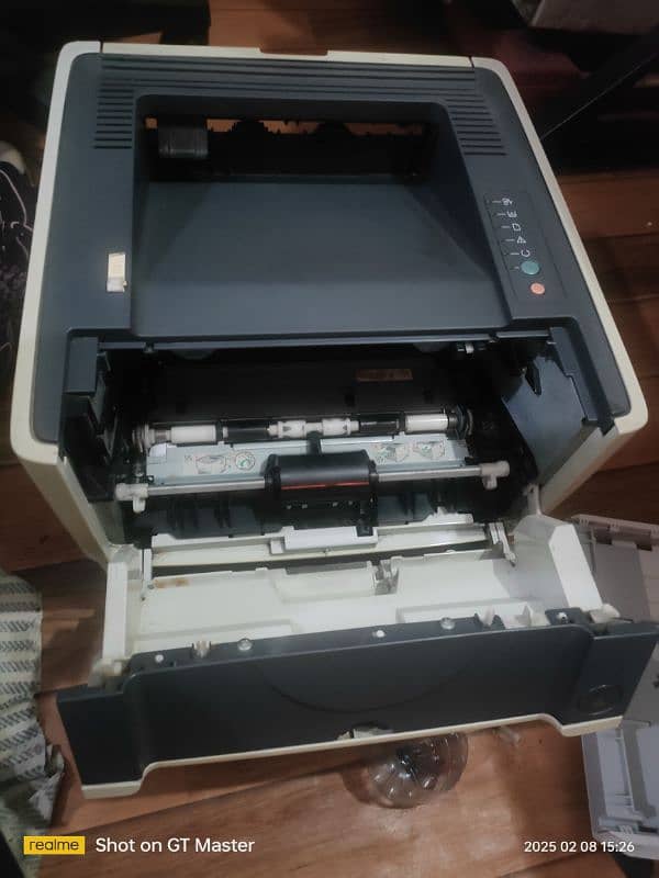 HP Laser Jet P2015n 2