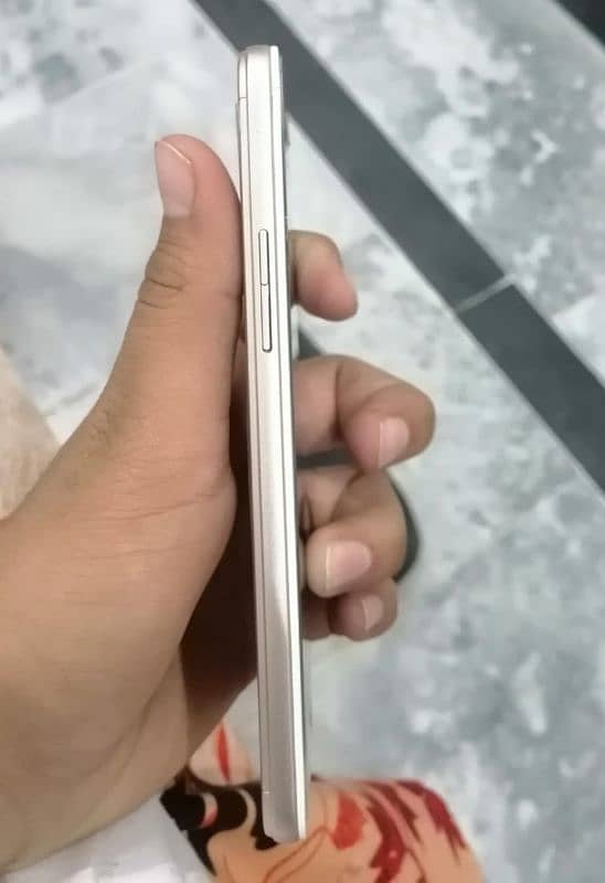 Oppo A57 4