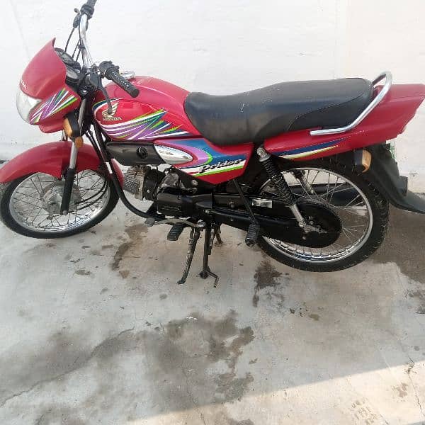 honda pridor in good condition location kamra attock o3'18:o9'8'95.6. 0 1