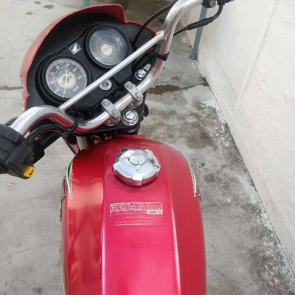 honda pridor in good condition location kamra attock o3'18:o9'8'95.6. 0 3