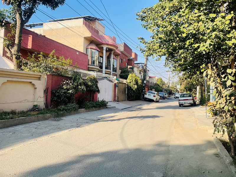 Beautiful 1 kanal Abdalian B block Plot For Sale 2