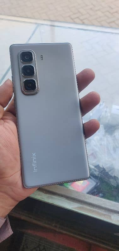 Infinix hot 50 pro plus 8+8 256 10/10 0