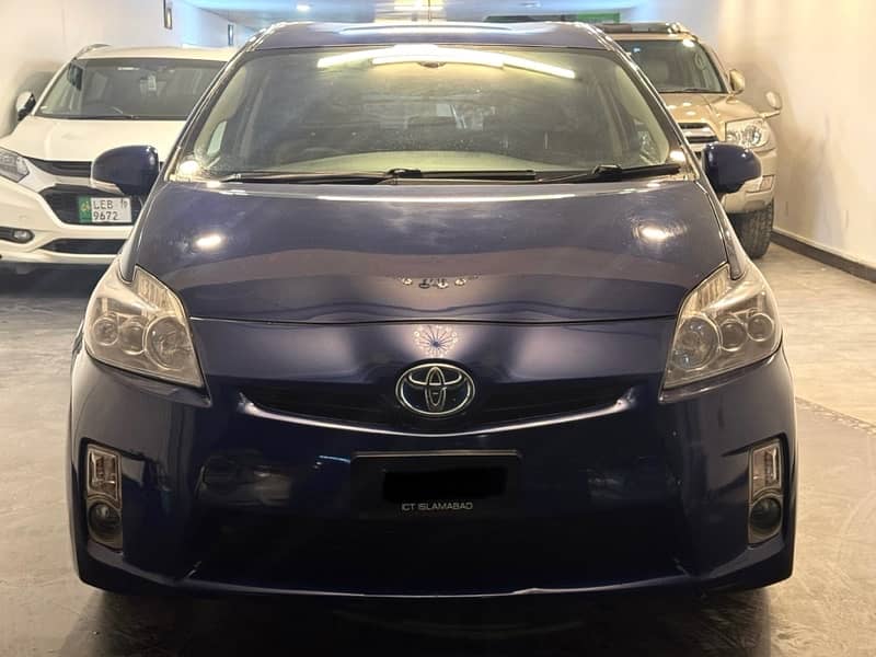 Toyota Prius 2011 1