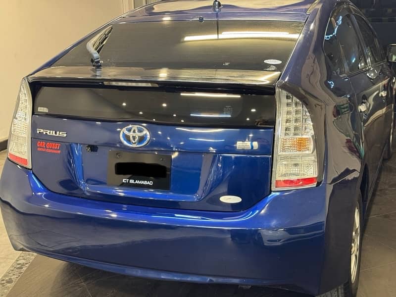 Toyota Prius 2011 5