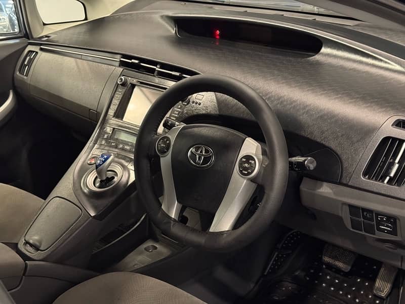 Toyota Prius 2011 14