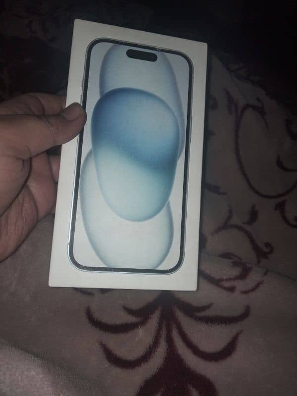 iPhone 15 jv 128gb Blue colour (white ki trah Ka colour h is model Ka) 4