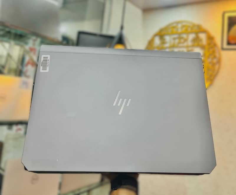 hp zbook 17 G6 •(16GB GPU RTX5000)• With Touch 4K 1