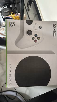 Xbox Series S 512GB – Almost New | Only 20 Hours Used Playtime