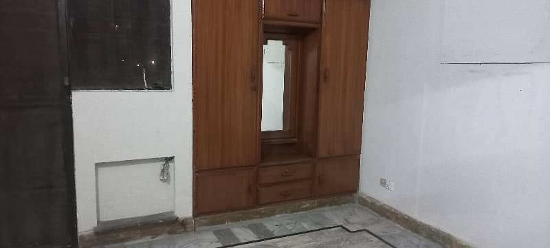 uper portion available for rent in umer block allama iqbal town lahore 2