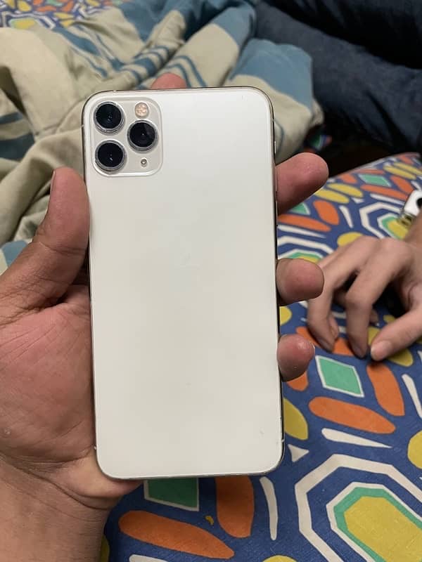 Iphone 11 pro max ( need cash ) 1