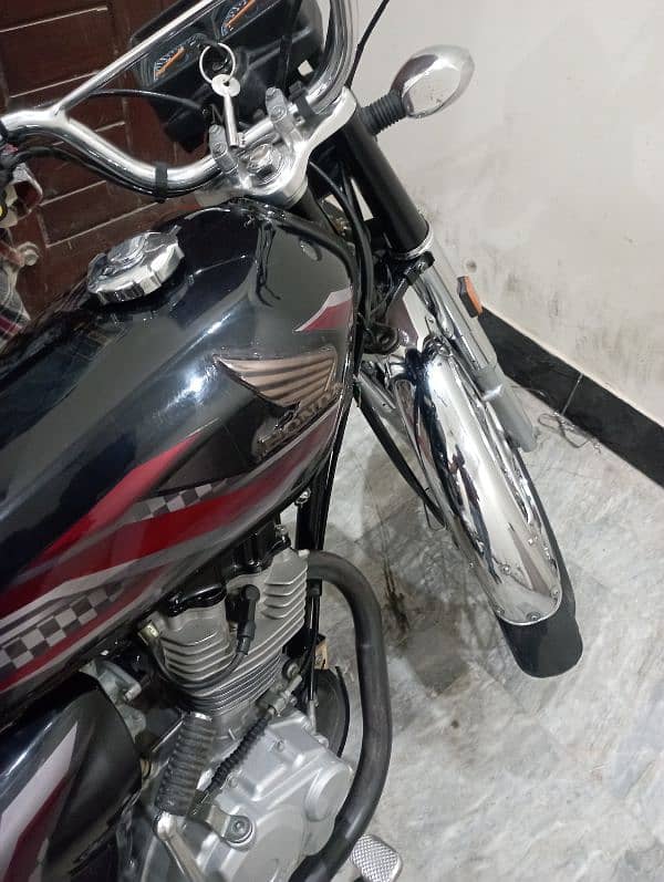 Honda 125 2024 10/10 condition urgent sell hai 3