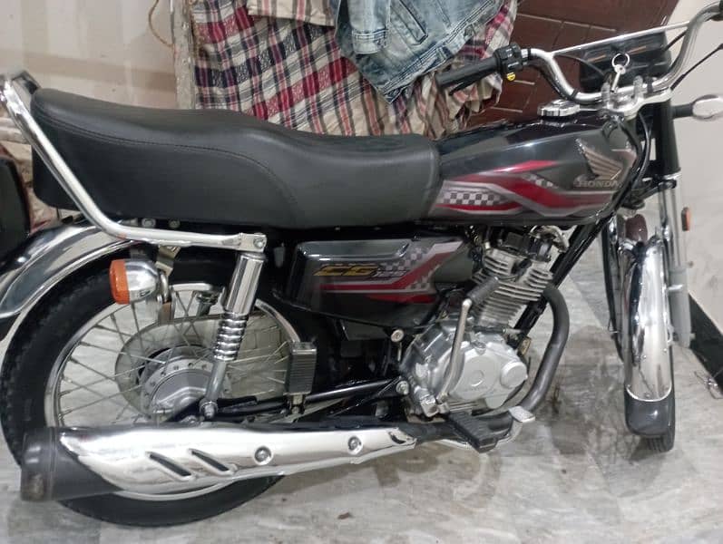 Honda 125 2024 10/10 condition urgent sell hai 5