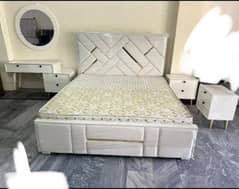 bed / poshish bed / furniture