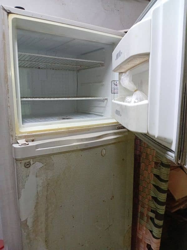 Dawlance Fridge For Sale 2