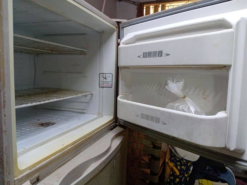 Dawlance Fridge For Sale 3