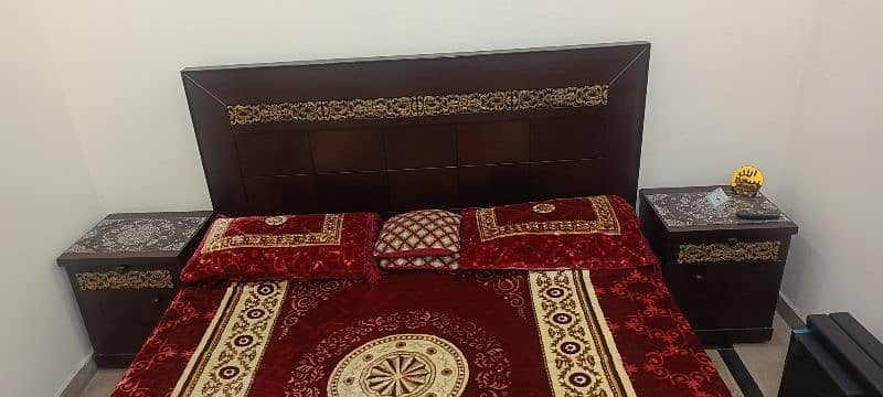 Bed With Side Tables and Dressing Table 9