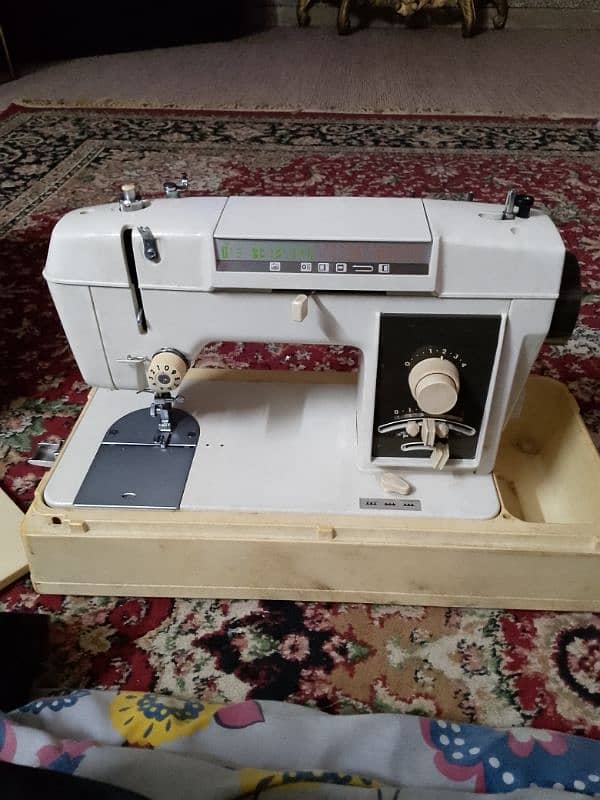 TOYOTA COMPANY ORIGNAL ELECTRIC SEWING MACHINE 8