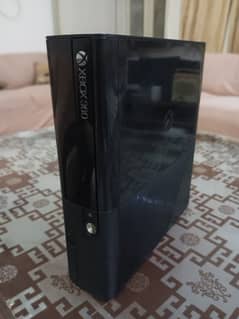 Xbox 360 E Slim full combo with motion sensor and Games