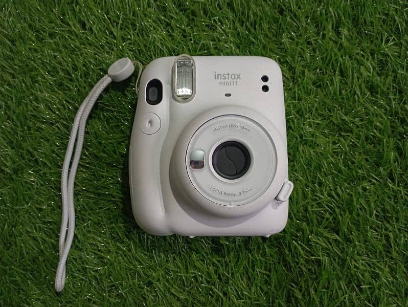 Instax mini 11 / Polaroid camera 0