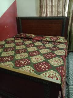 Bed Aur almaari for sale