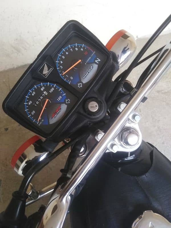 Honda 125 self Start 4