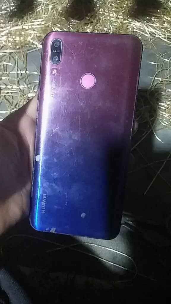 Huawei y9 for sale 4/64 all ok wtp nbr 03224044626 5