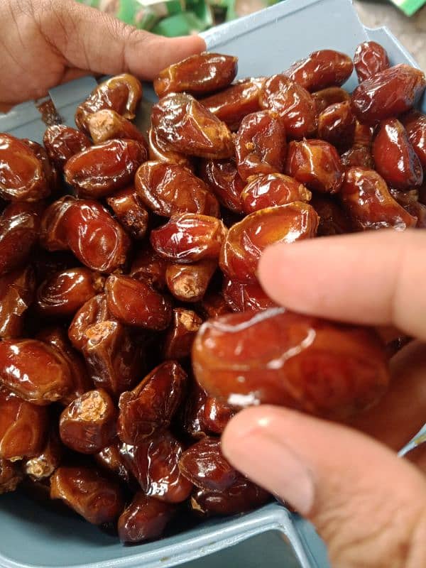 Fresh Dates 1