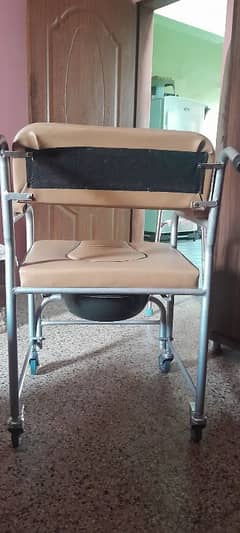 commode chair