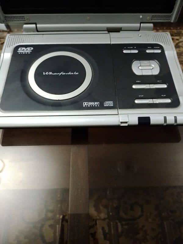 portable dvd player 1