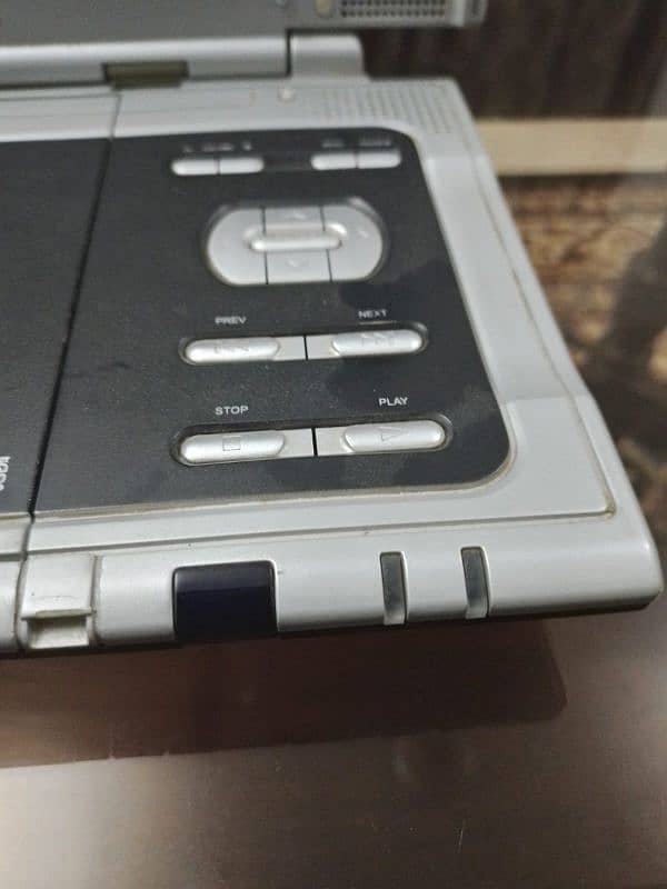 portable dvd player 7