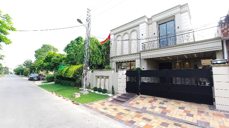 Prominently-Located Prime Location House Available In DHA Phase 2 - Block Q For Sale 1