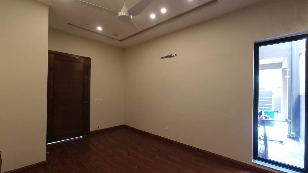 12 Marla House For Sale In AA Block Phase 4 DHA Defence Lahore. 9