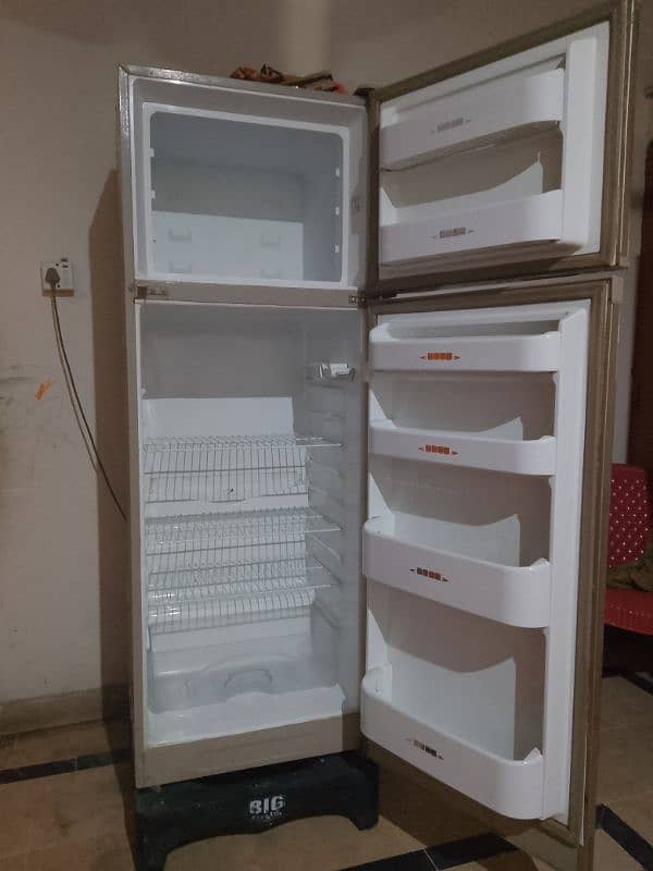 Dawlance Refrigerator full size for contacting 03455127695 2