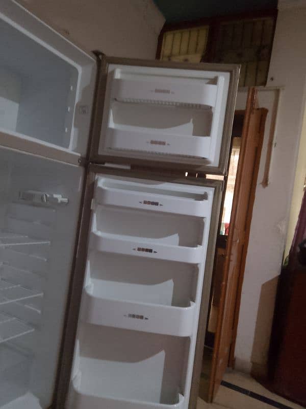 Dawlance Refrigerator full size for contacting 03455127695 4