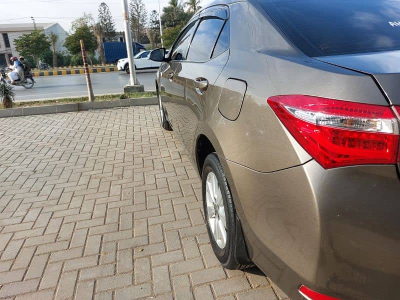 Toyota Corolla Altis 2015 1.6 3