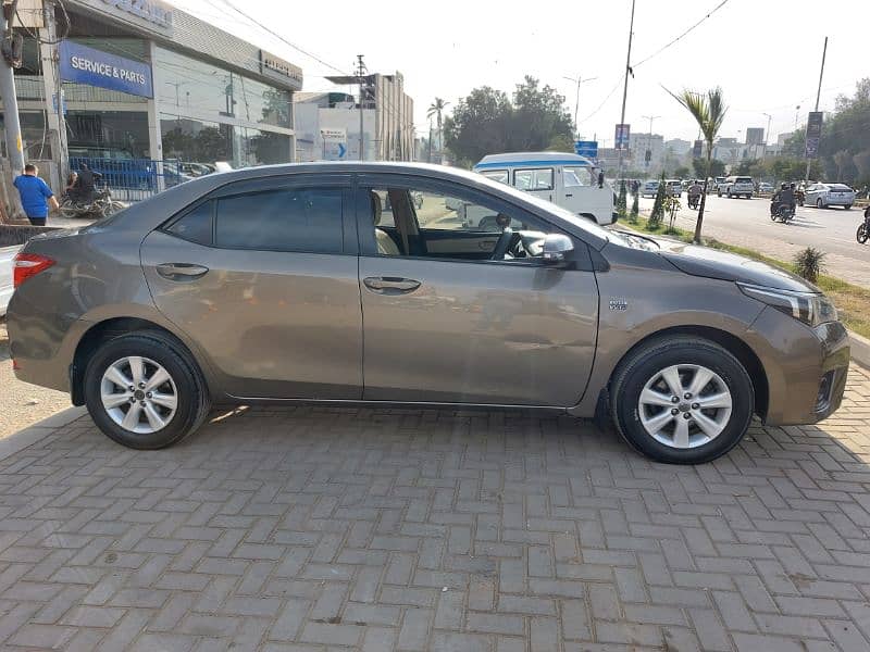 Toyota Corolla Altis 2015 1.6 7